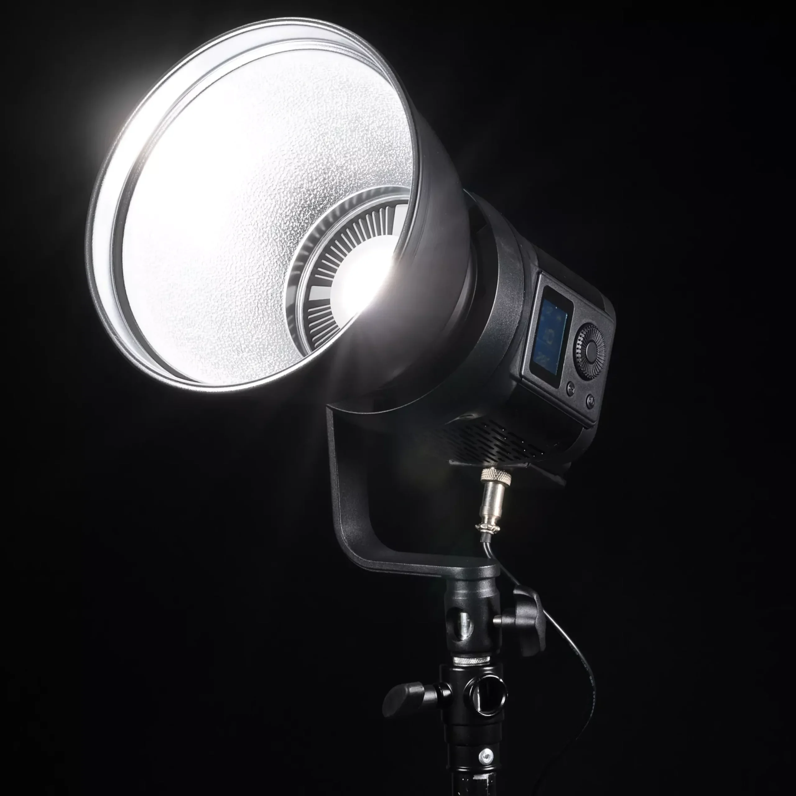 BR-120SL COB LED Studiolampe 120W mit Bowens-Anschluss für Softboxen>Bresser Discount